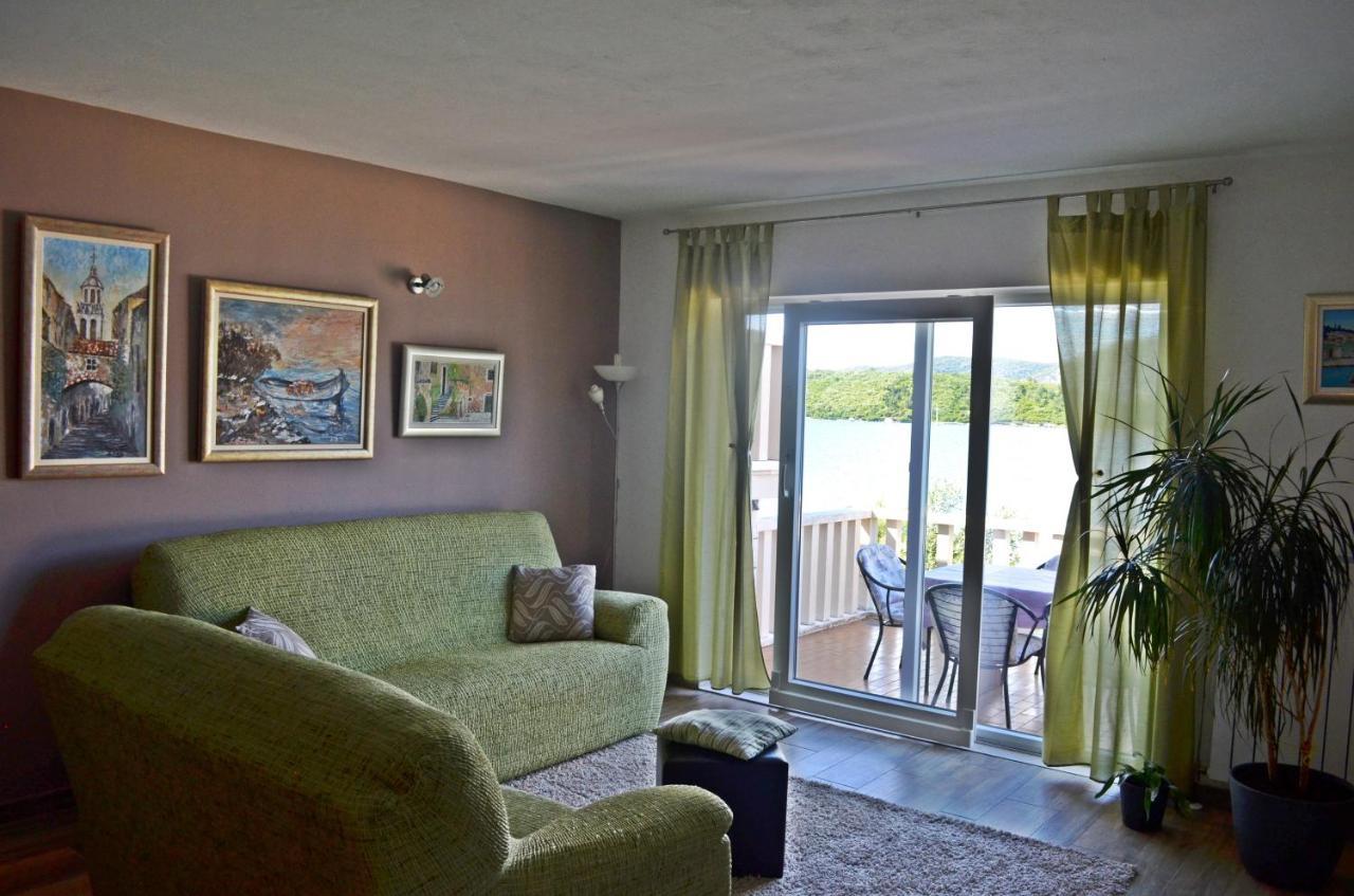 Apartments Rina - Kneze Račišće Kültér fotó